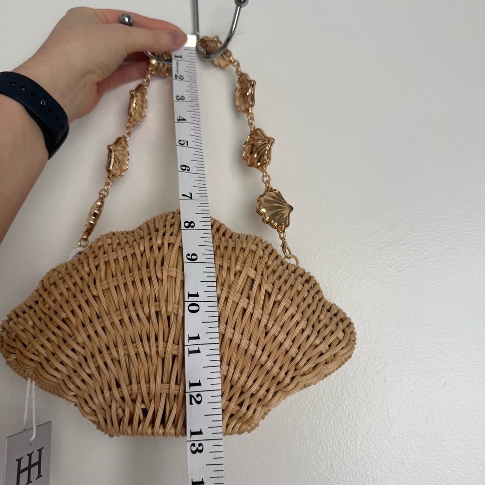 Haute Hippie Tan Woven Clutch with Gold Chain shell summer bag - Picture 4 of 4